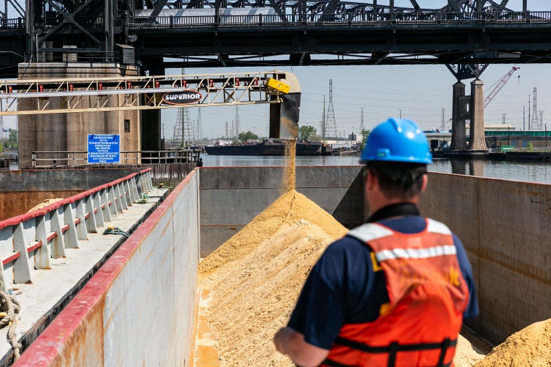 Gotham Aggregates_Newark NJ_TS Barge Loading_014-1
