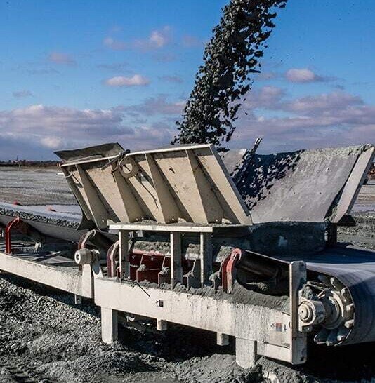 carver-companies-vertical-trailblazer-conveyor-by-superior-industries-2