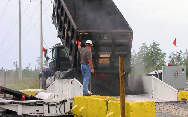 conrad-yelvington-razertail-truck-unloader-by-superior-industries-1
