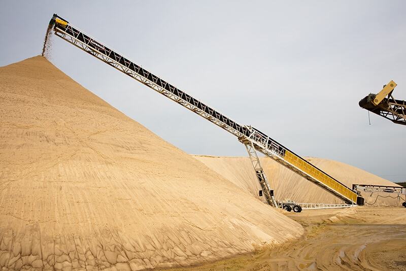 customer-story-hi-crush-overland-telestacker-conveyor-by-superior-industries