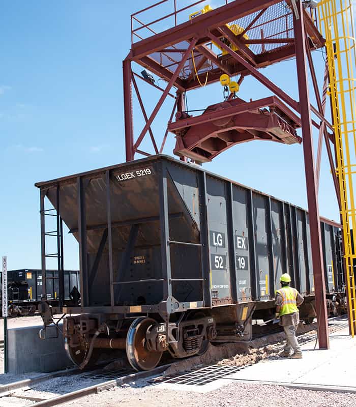 064: lg-everest-rail-loading-1